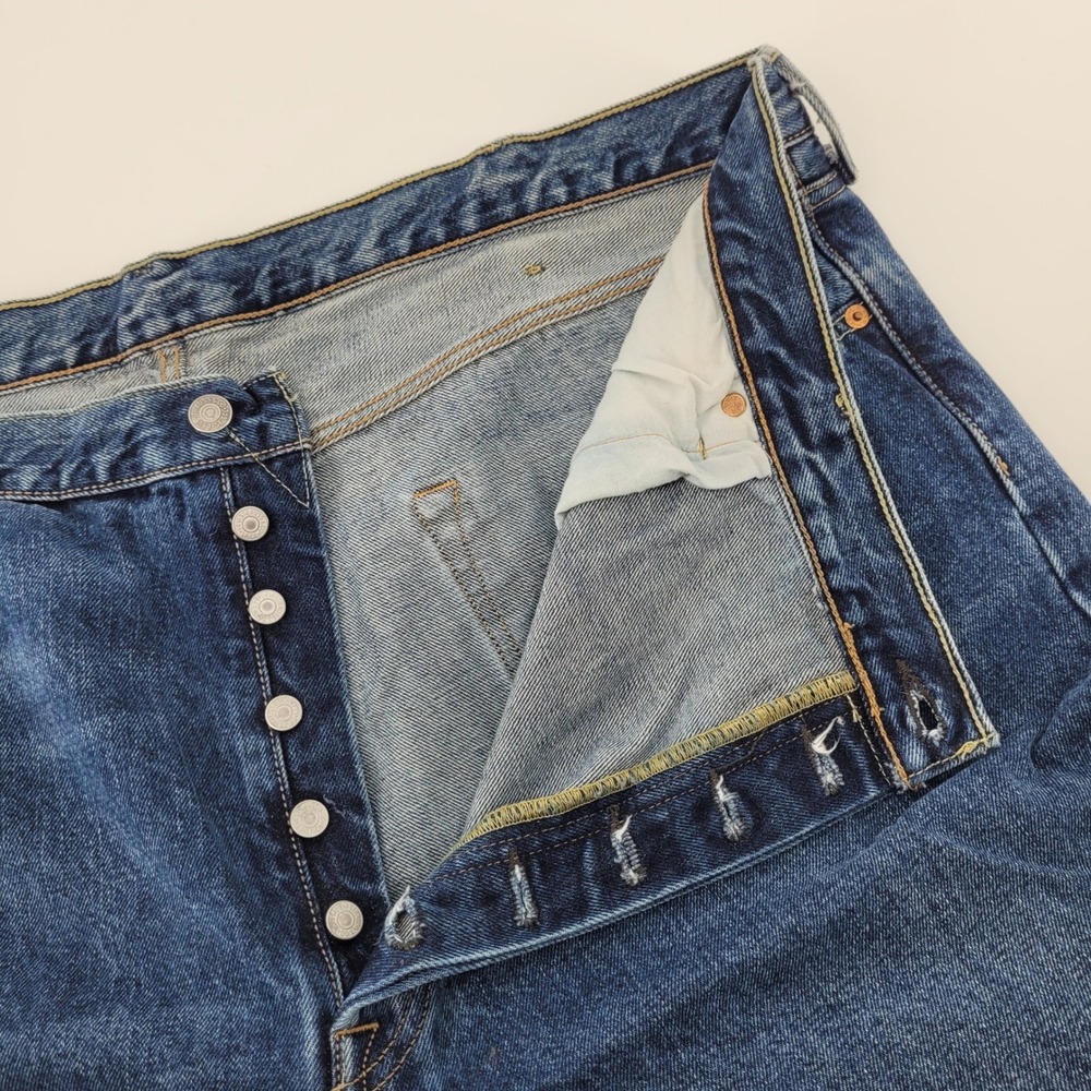 Levi's 501 Straight Leg Jeans Mens 44x32 Blue Button Fly Denim PC9-00501-2483 - Picture 4 of 8